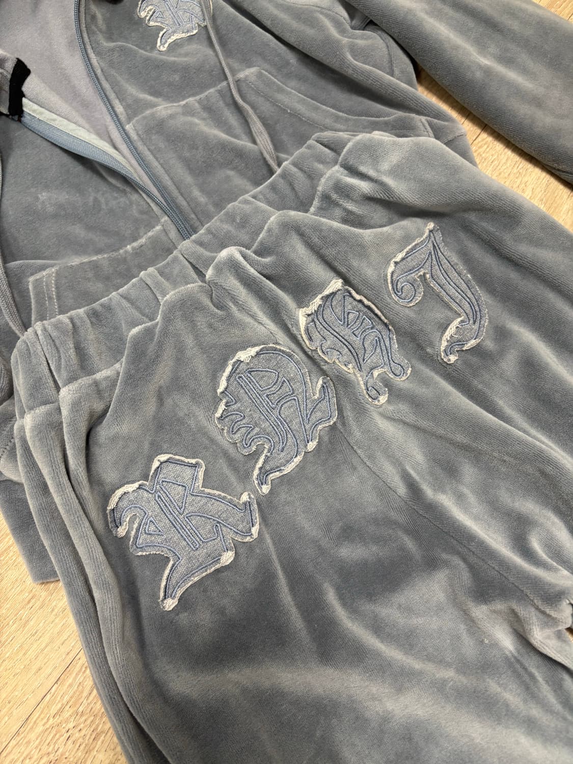 러닝하이 벨벳 츄리닝 셋업 상품이미지2