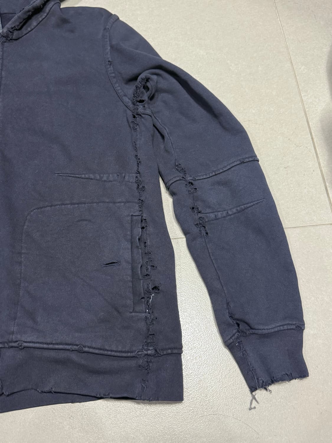 언더커버 디스트레스드 워싱 가공 후드 집업 자켓 상품이미지4