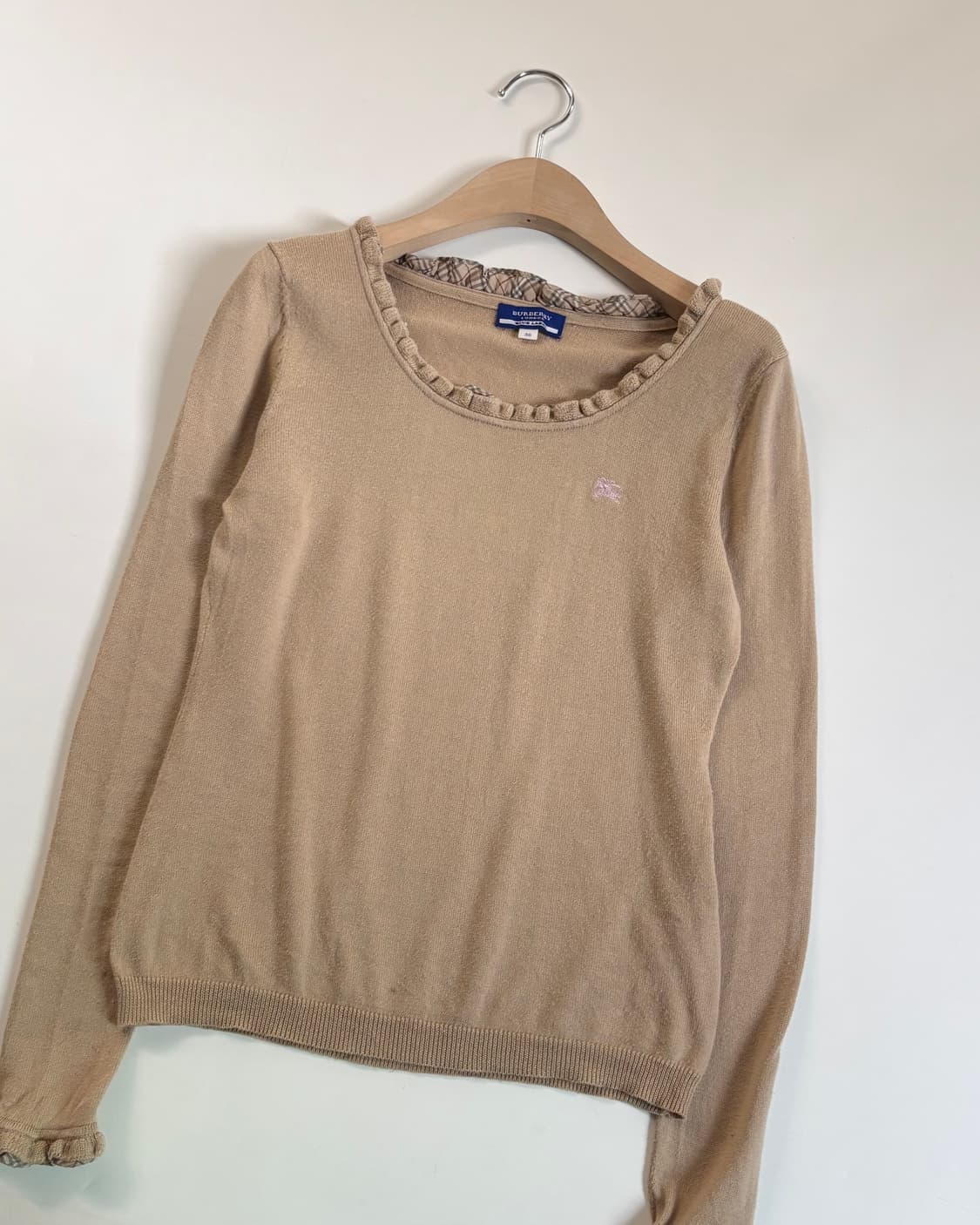 Burberrys 버버리 블루라벨 베이지컬러 프릴 슬리브니트 상품이미지3