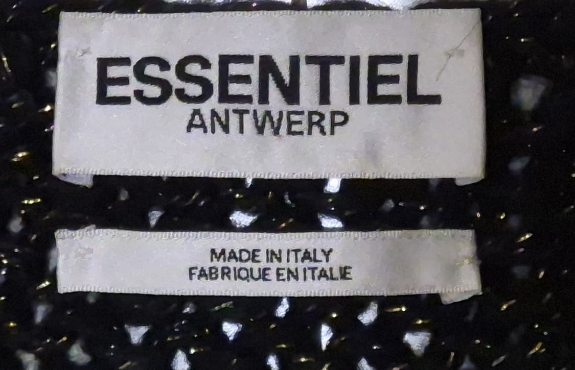 ESSENTIEL ANTWERP 블랙&골드메탈릭 오버핏 V-neck니트  상품이미지4