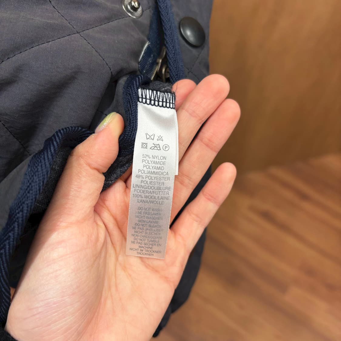 폴스미스 런던 클래식 올 웨더 퀄팅 자켓 사선 포켓 버튼 디테일 차콜 상품이미지8