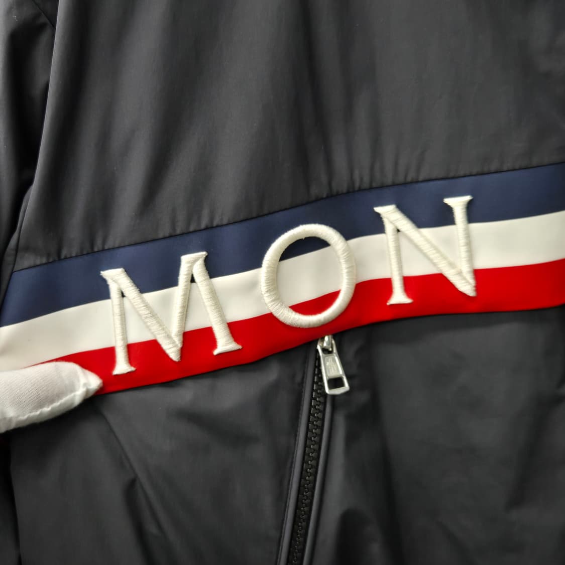 몽클레어 OLARGUES 삼선 빅로고 경량패딩 4사이즈 상품이미지5