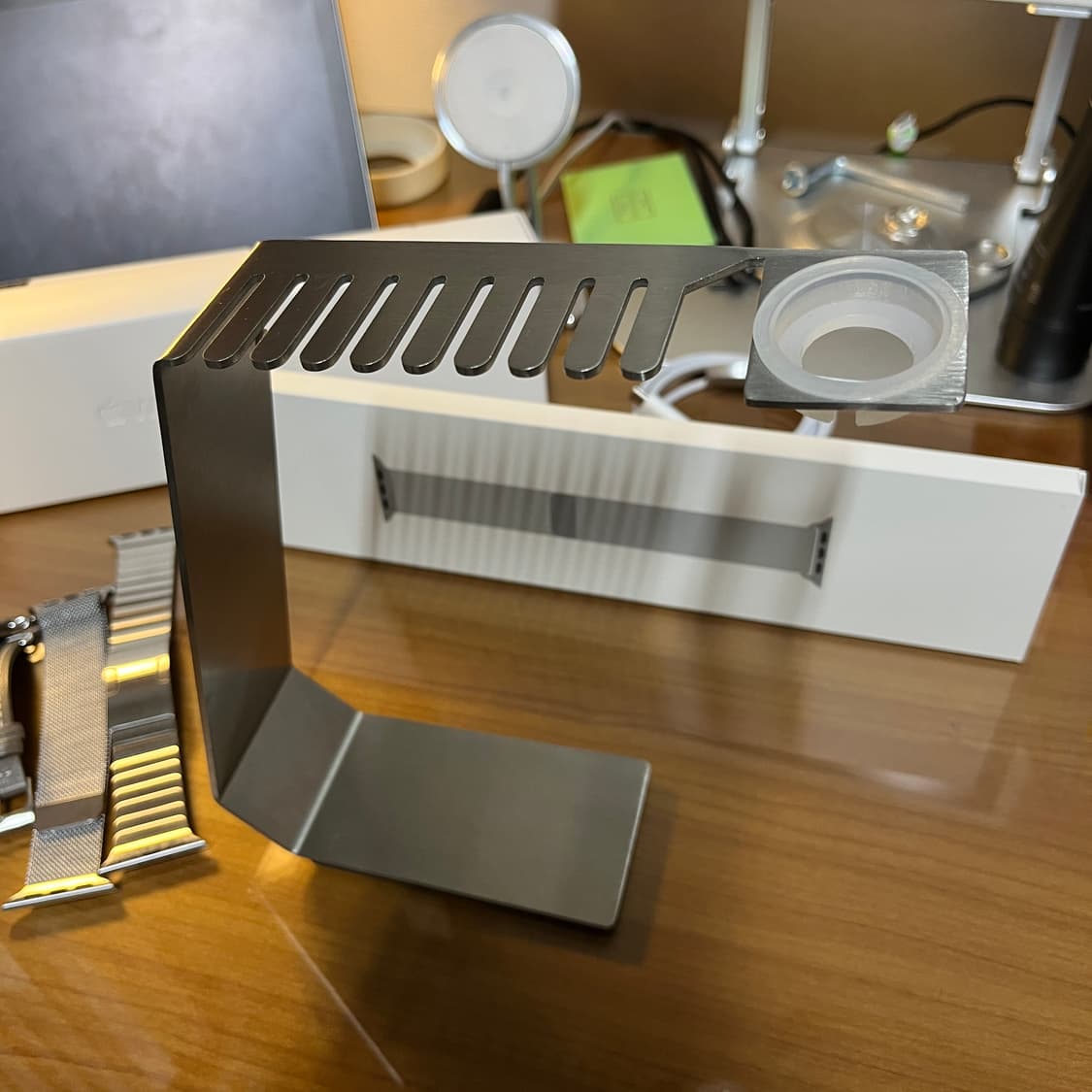 애플워치 충전 및 스트랩 거치대 상품이미지2