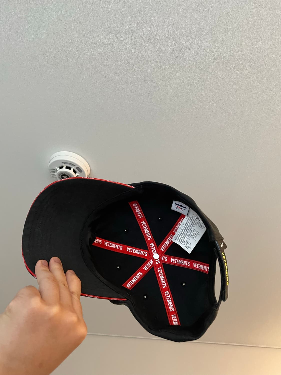 Vetements Dressmakers Corporation Cap 상품이미지2