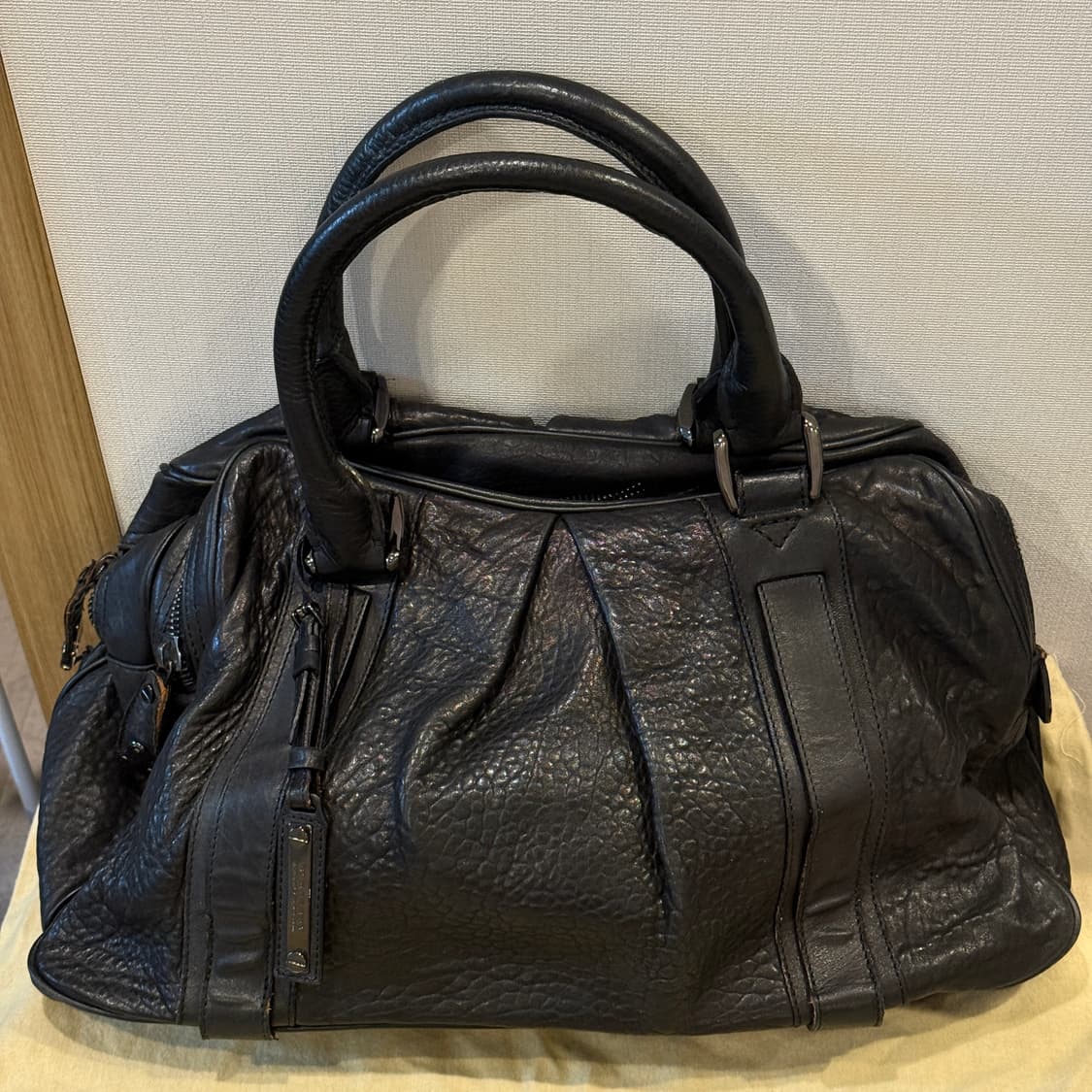 버버리 숄더백 상품이미지1