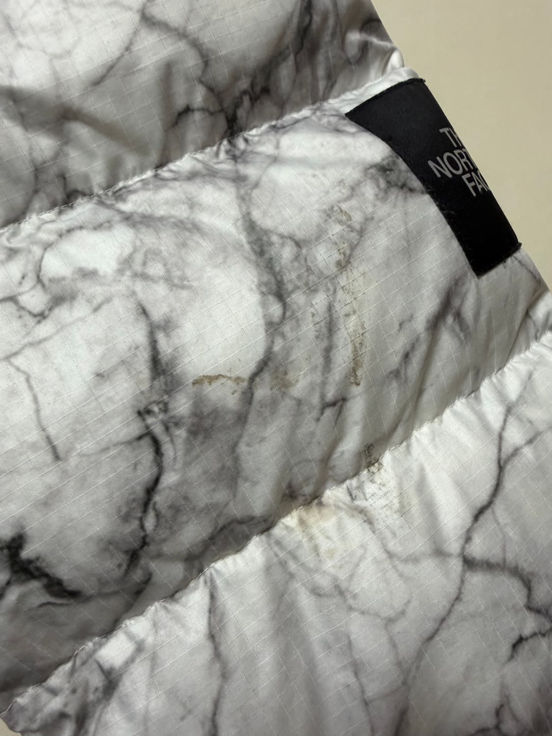 노스페이스 화이트 라벨 노벨티 눕시 다운 자켓 프린트 화이트 상품이미지6