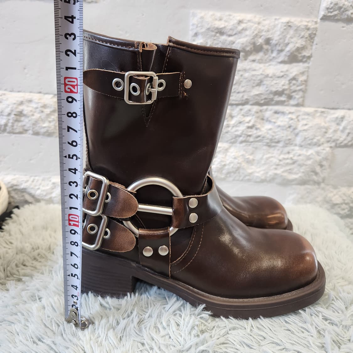 브라운 하네스 미들부츠 / 빈티지 무드 / 버클 디테일
235 상품이미지10