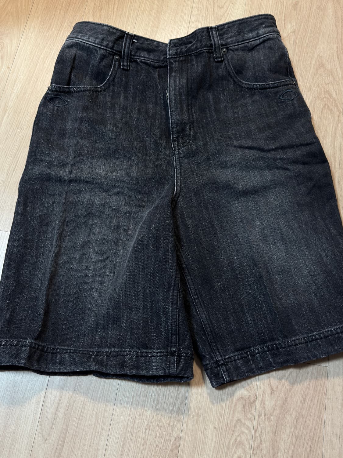 (W) Mischief 데님 버뮤다 팬츠 페이디드 블랙 상품이미지2