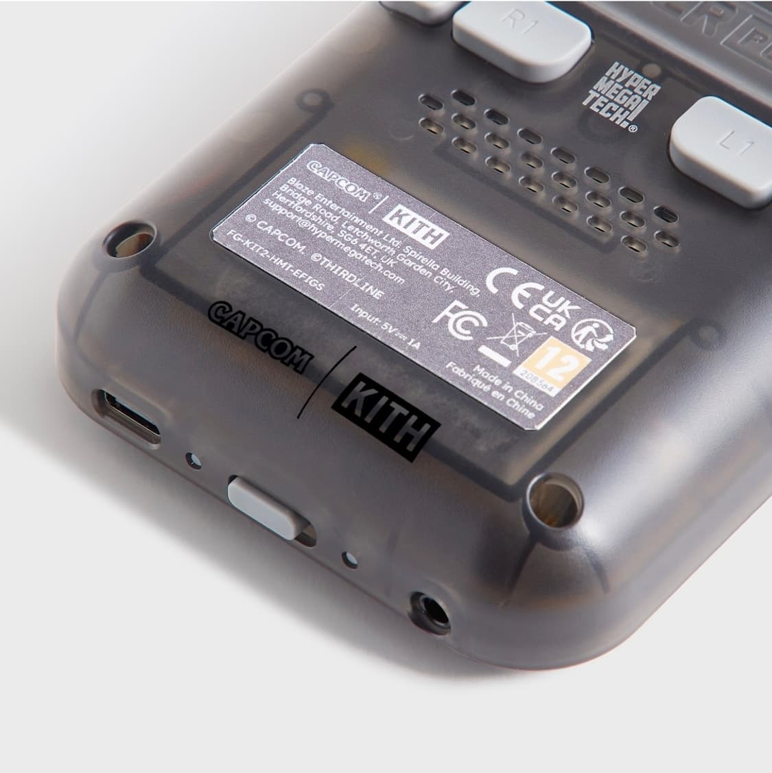 KITH x 캡콤 Hyper Mega Tech Super Pocket 상품이미지9