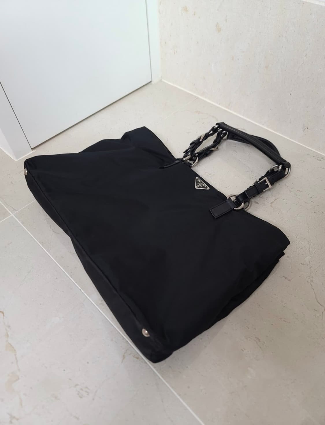 프라다 포코노 숄더백 블랙 상품이미지7