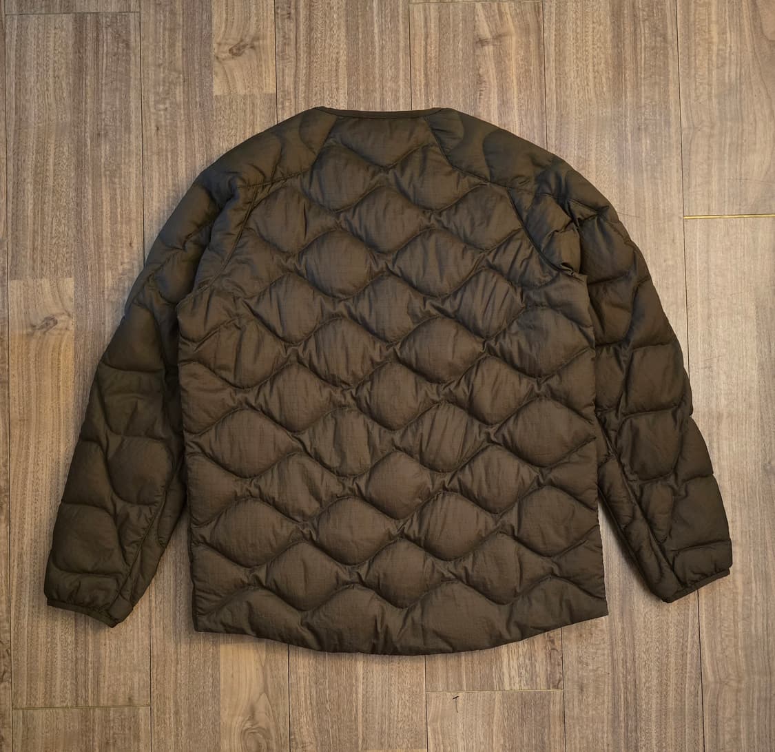 유니클로 화이트 마운티니어링 울트라 라이트 다운 M 상품이미지4