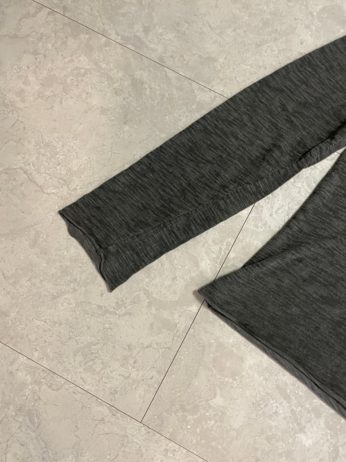 모노프리베 텍스쳐드 롱슬리브 챠콜 2 상품이미지4