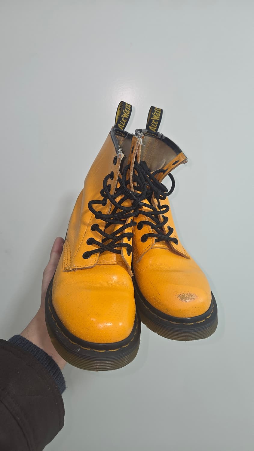Dr. Martens Yellow Boots 250 상품이미지1