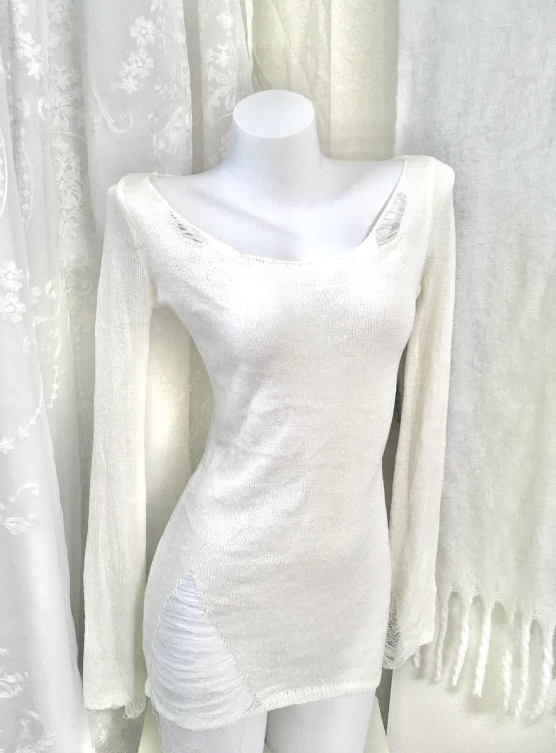 화이트 그런지 슬림 네트 롱슬리브  상품이미지1