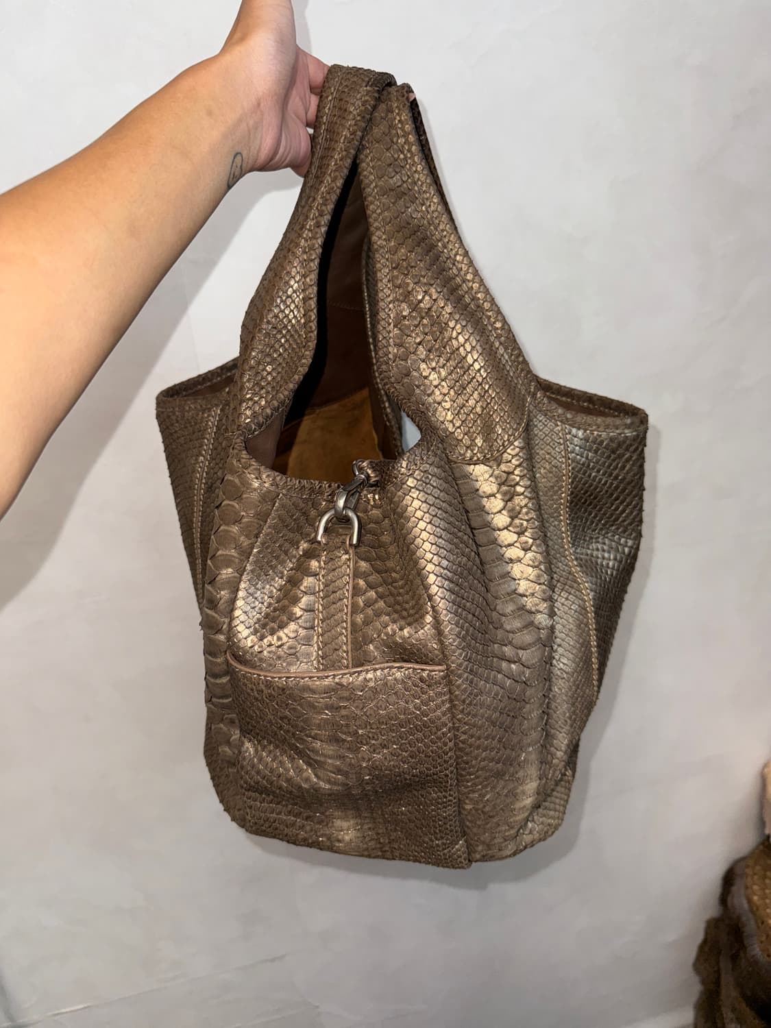 Metal gold real python skin big tote bag 상품이미지3