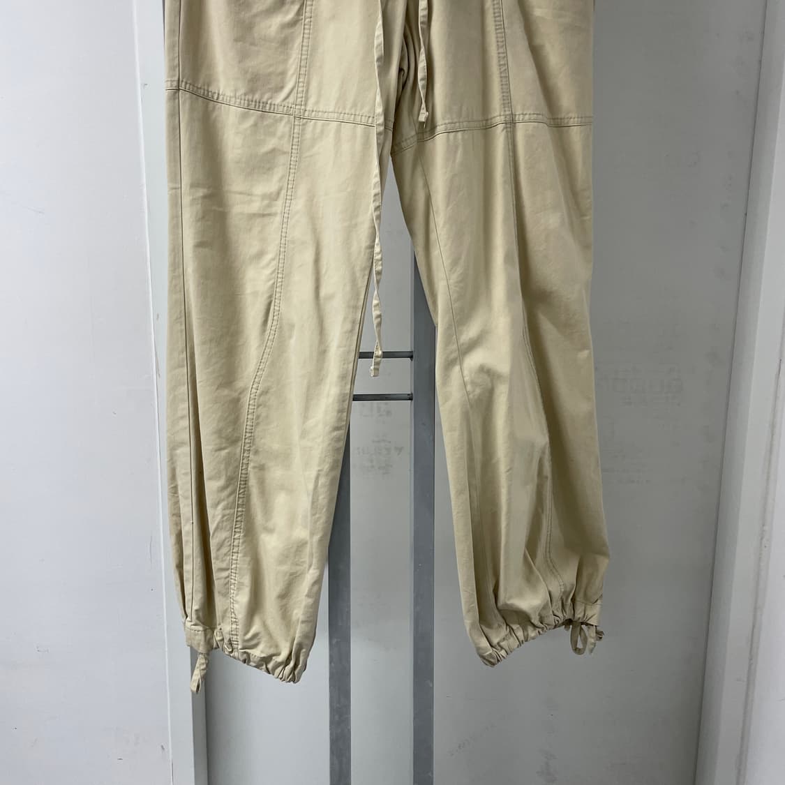 마뗑킴 베이지 팬츠 F 상품이미지3