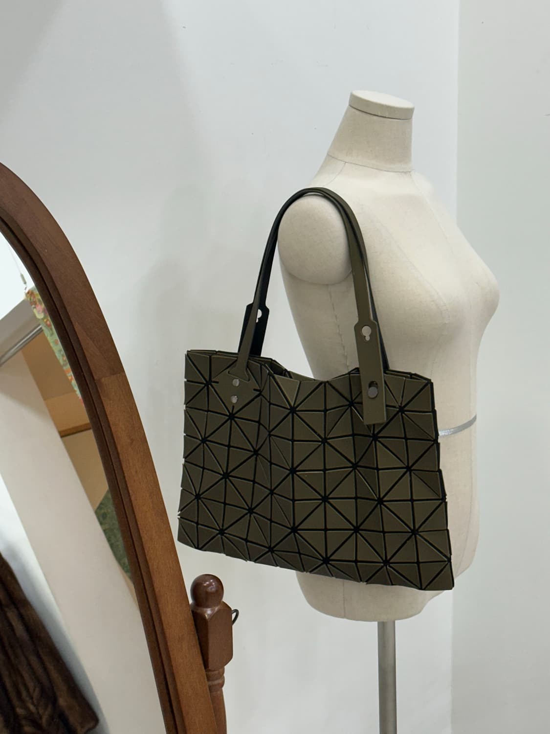 바오바오 이세이미야케 숄더백 상품이미지1