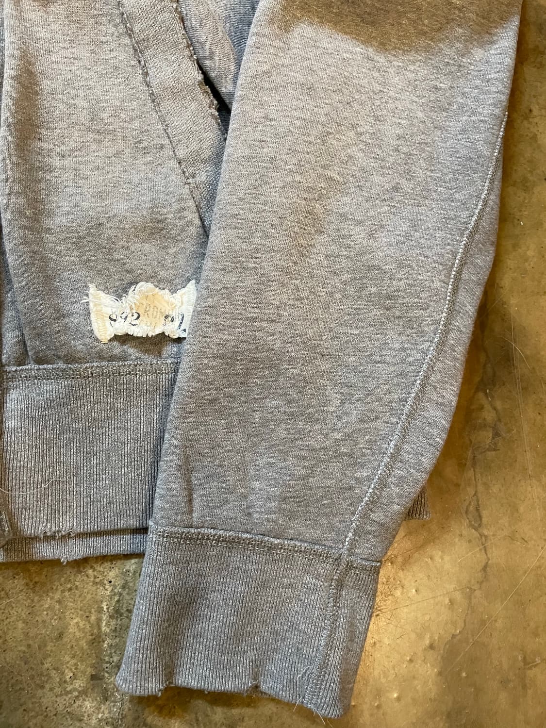 아베크롬비 & 피치 데미지 로고 후드 집업  상품이미지4