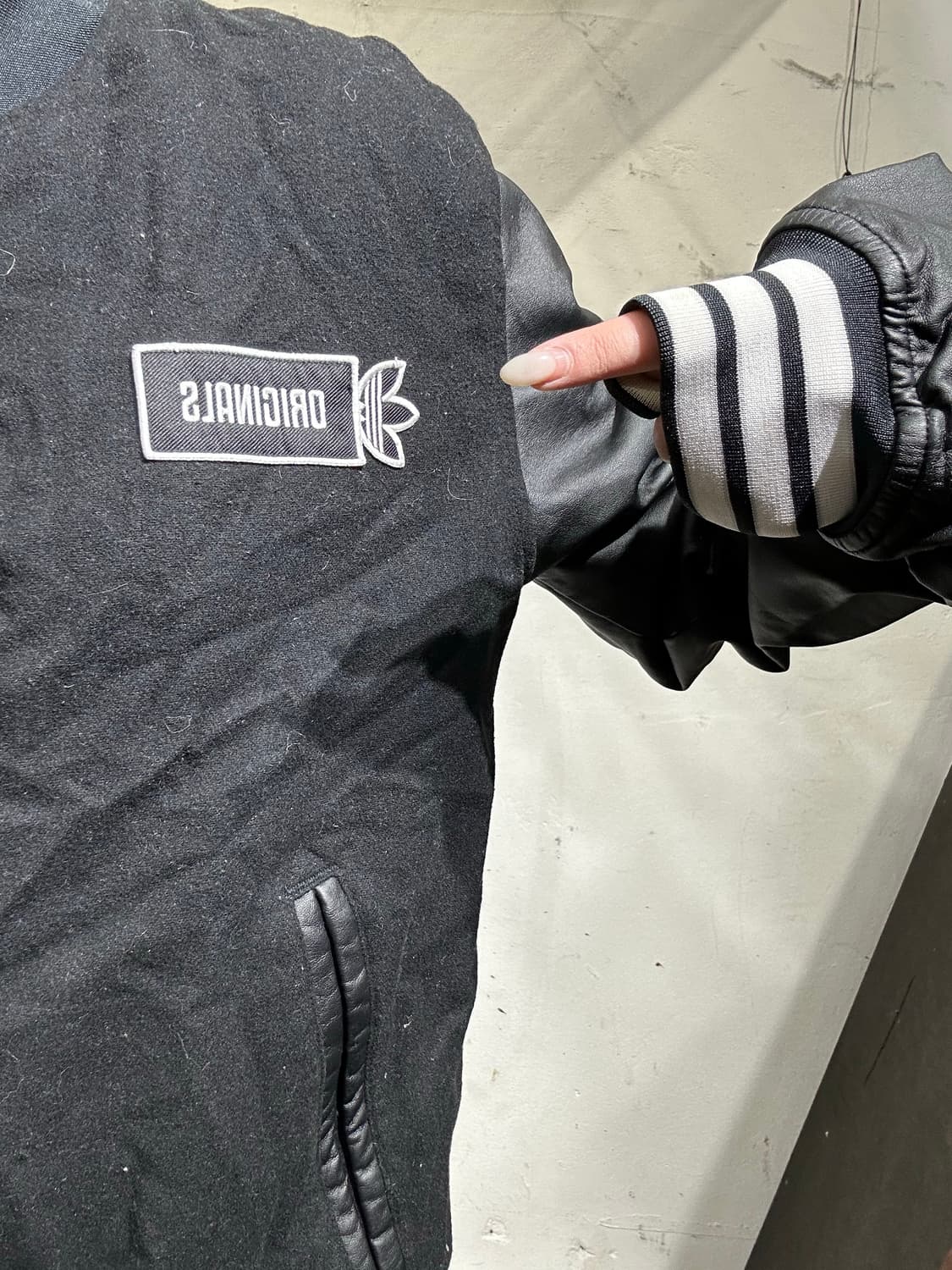 아디다스 블랙 바시티 빅 로고 자켓 95 상품이미지4