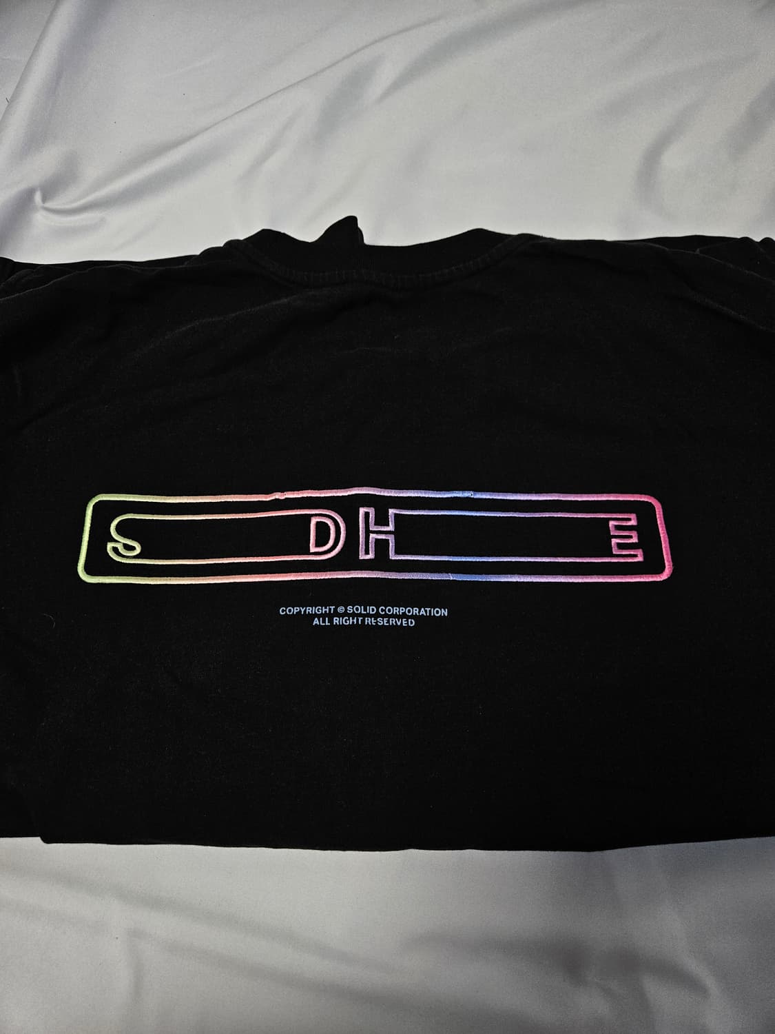 솔리드옴므 가죽패치 프린팅 긴팔티셔츠 롱슬리브 블랙 48 우영미 타임옴므 상품이미지3