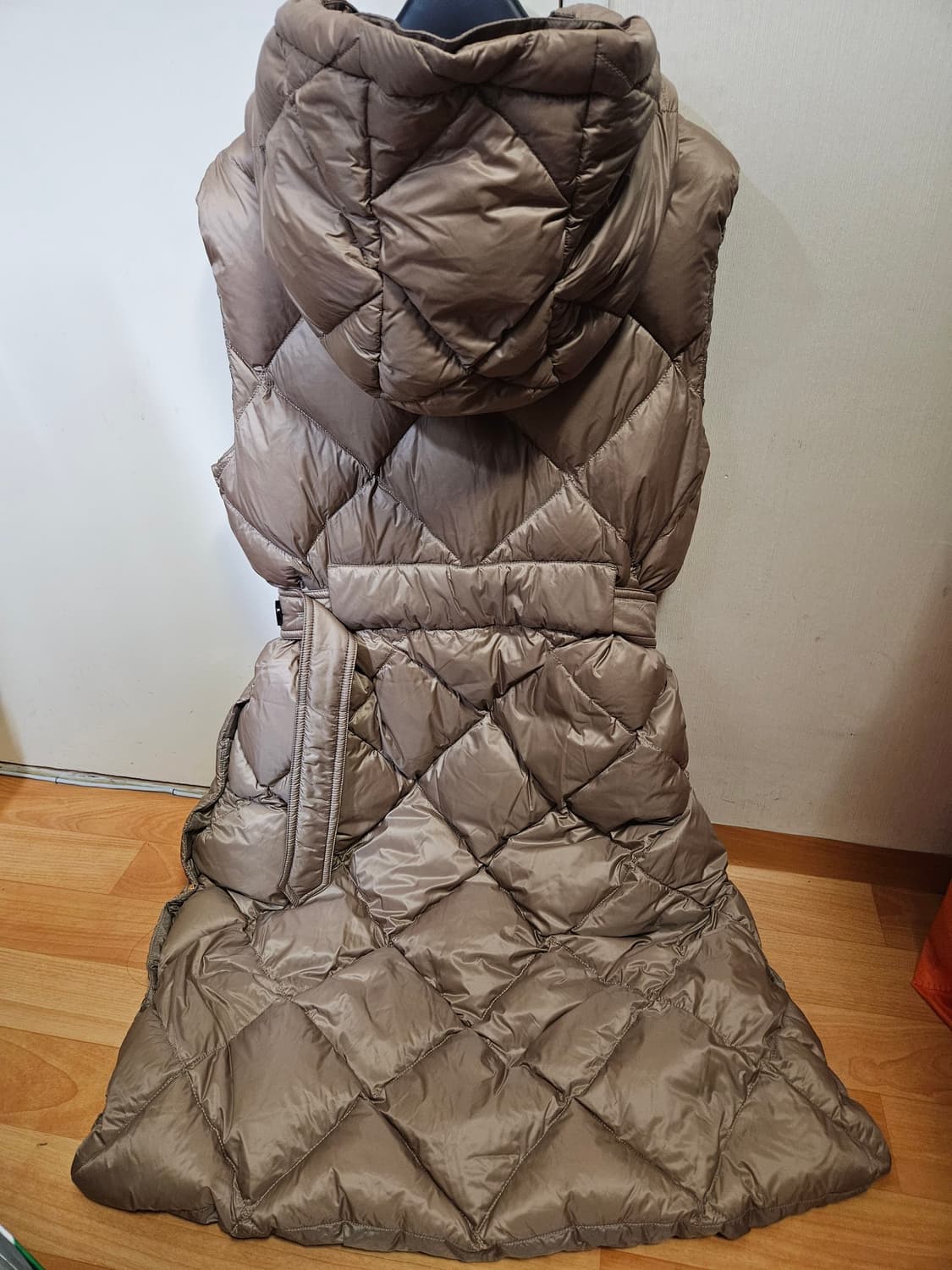 it40) 막스마라 Max Mara 더 큐브 트레질 카멜 롱패딩 베스트  상품이미지2