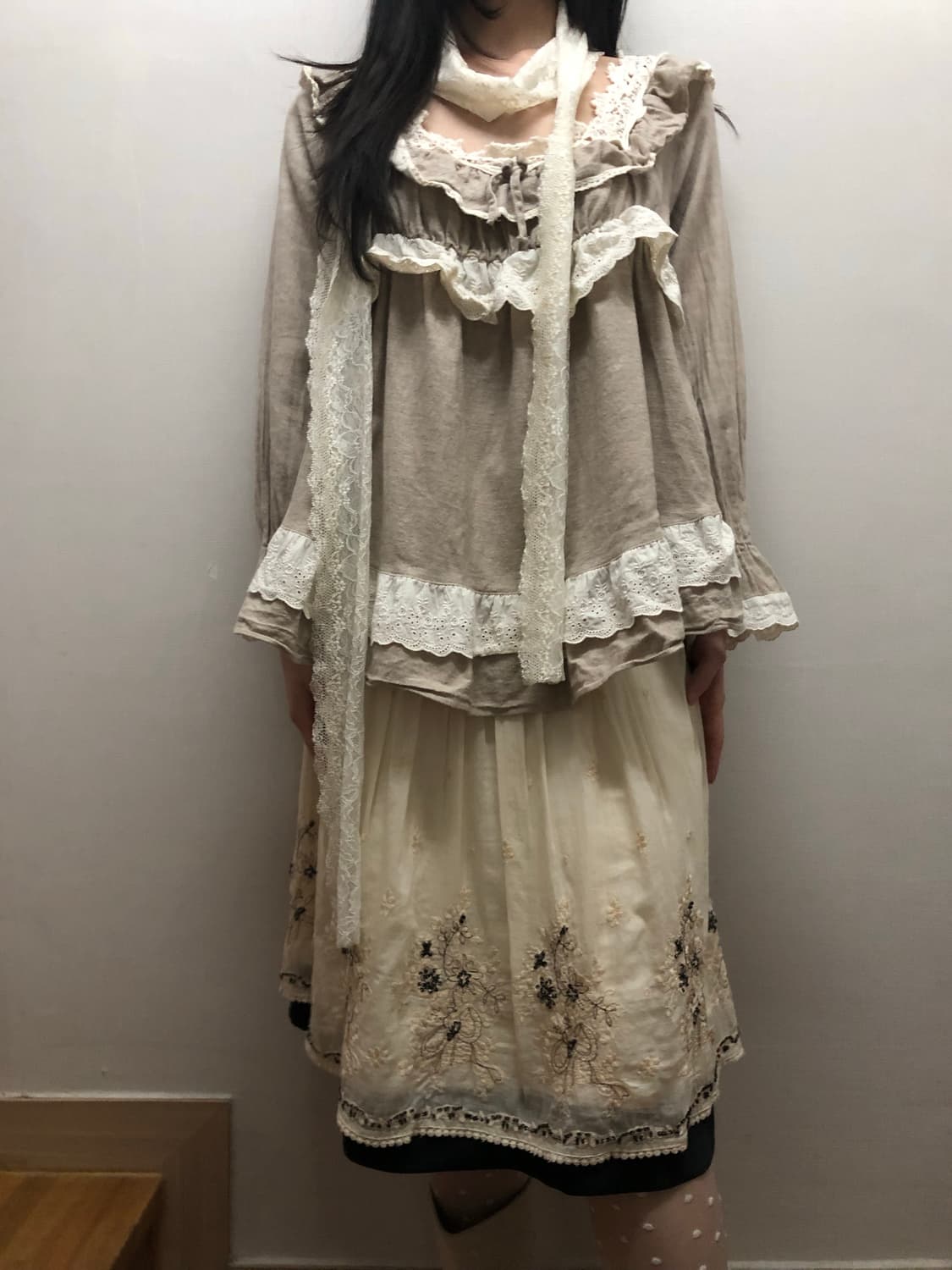 빈티지 베이지 프릴 블라우스 상품이미지2