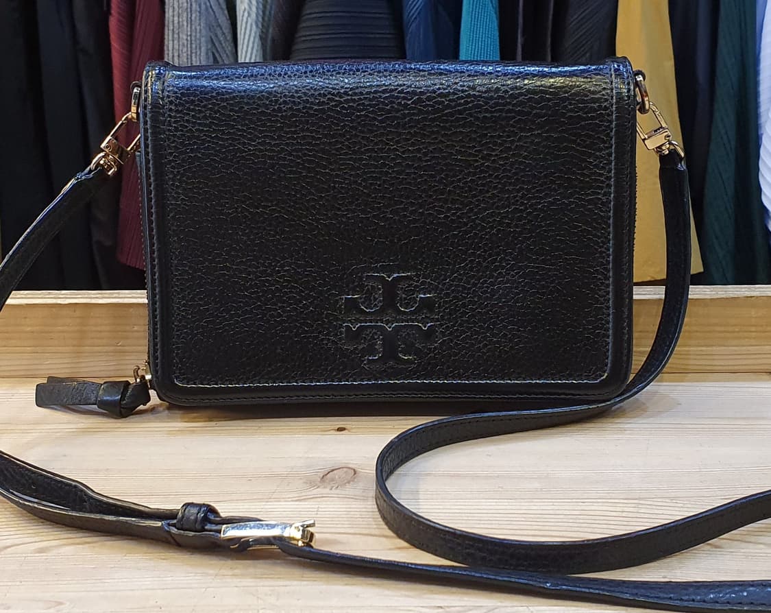 토리버치 아만다 집업 크로스백 상품이미지1