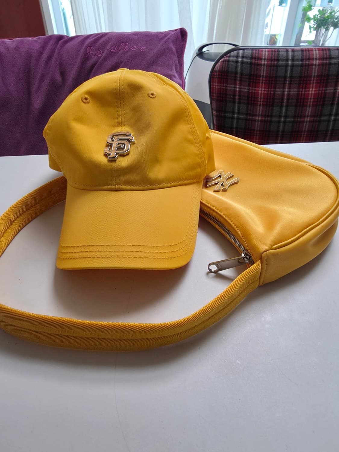 MLB 뉴욕 양키스 옐로우 호보백 상품이미지3