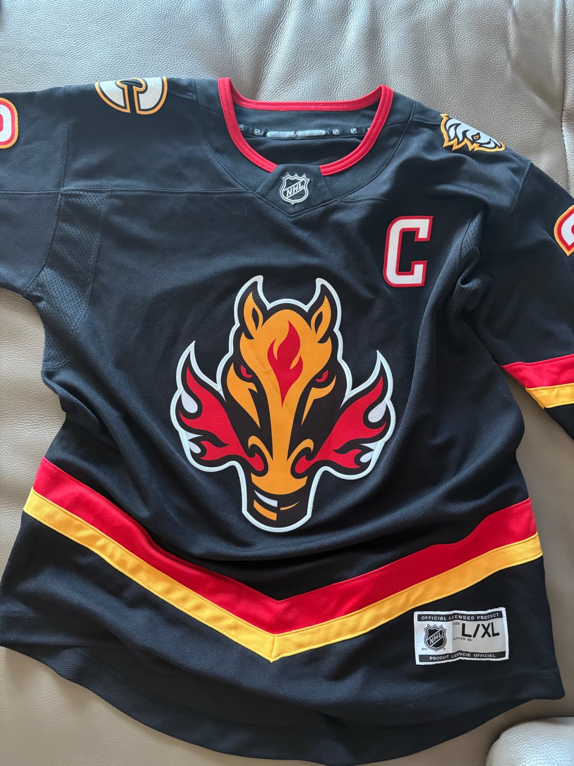 래퍼들중 가장 옷잘입는 릴야티가 입었던 NHL 아이스하키 긴팔 상품이미지2