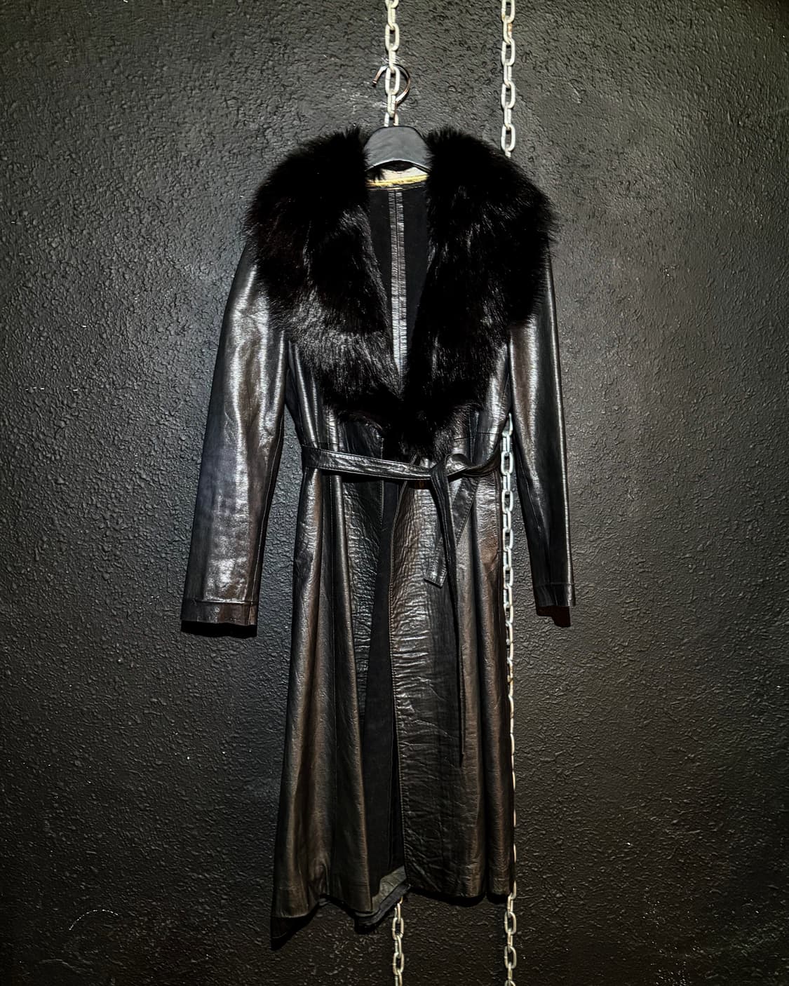 Black fur-trimmed lambskin long coat 상품이미지1