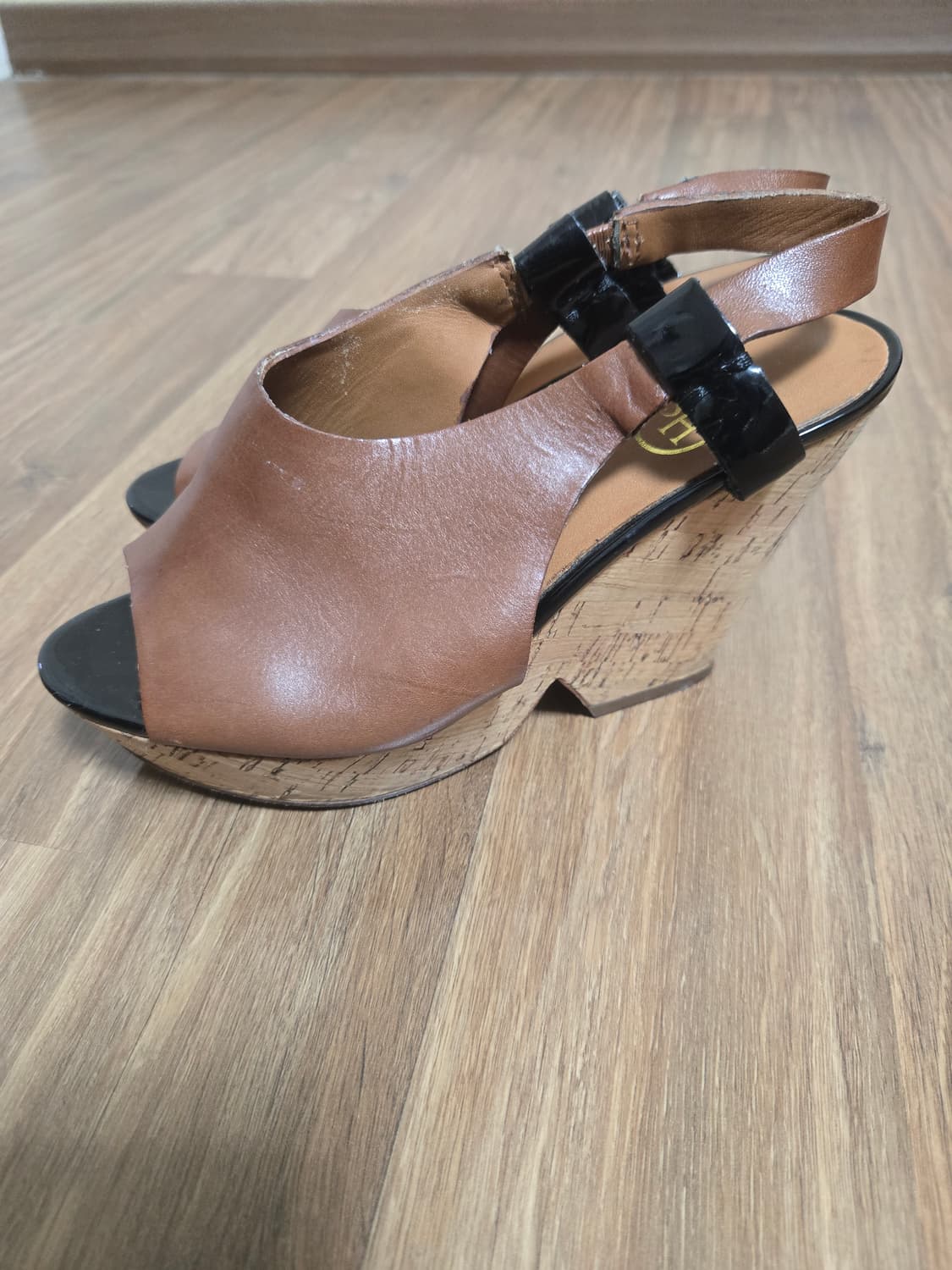 애쉬 아쉬 브라운 가죽 웨지힐 샌들 230 상품이미지5