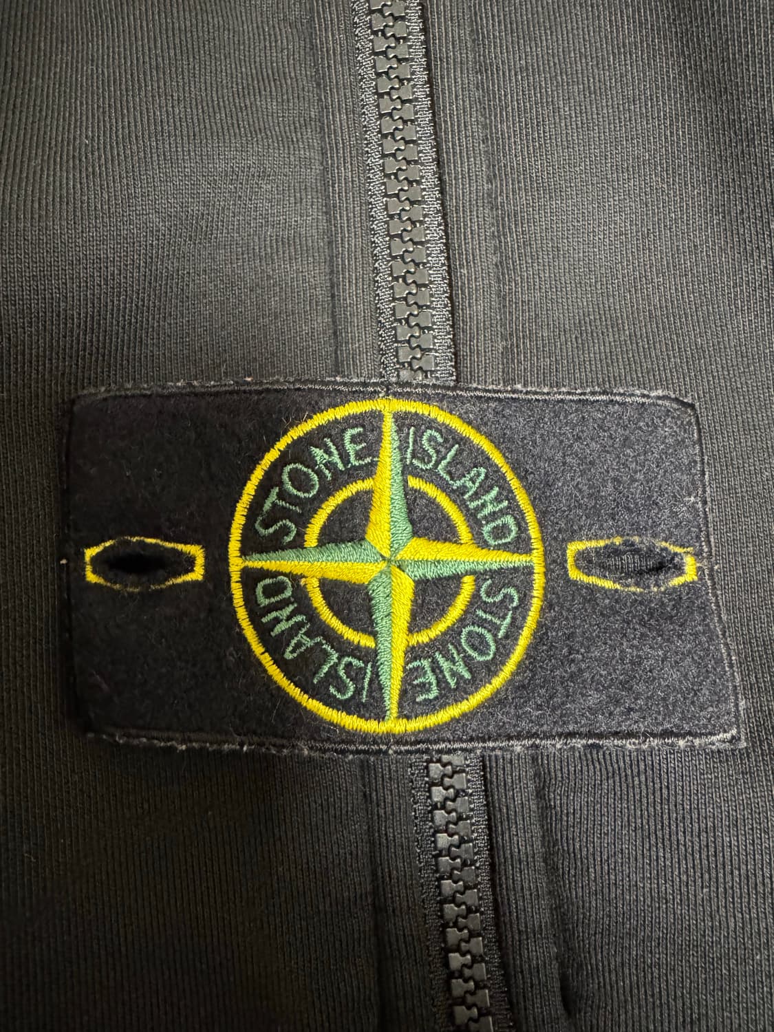 [2XL]24SS 스톤아일랜드 블랙 후드집업 상품이미지3