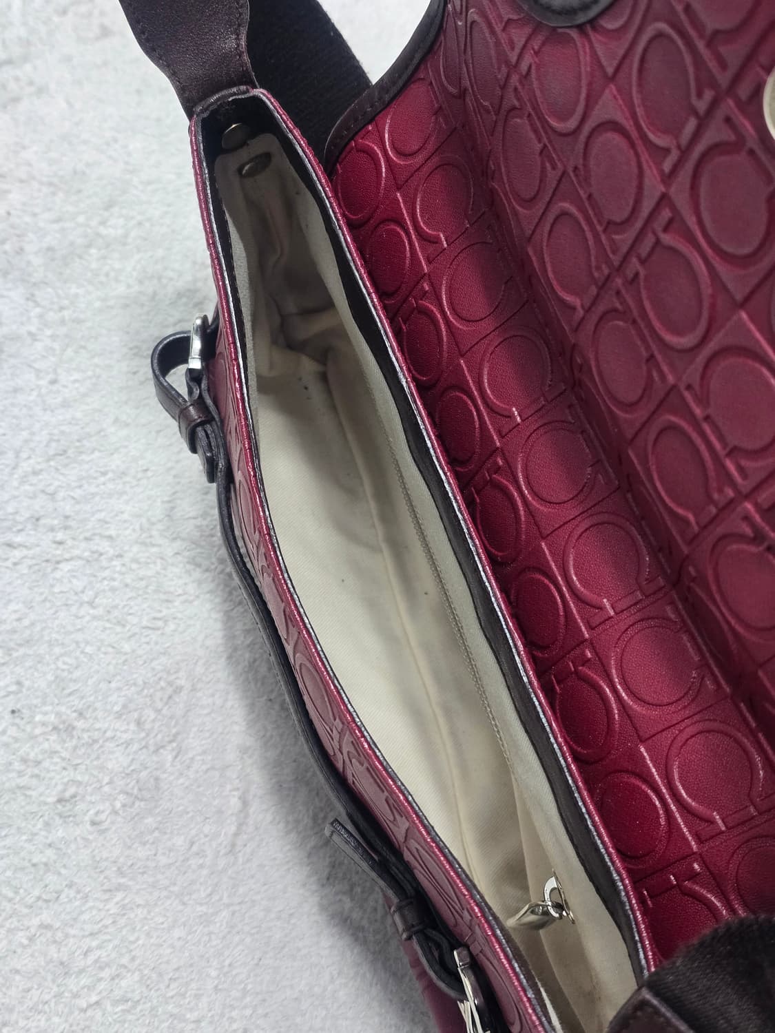 Ferragamo 페라가모 간치니 레더 숄더백 상품이미지10