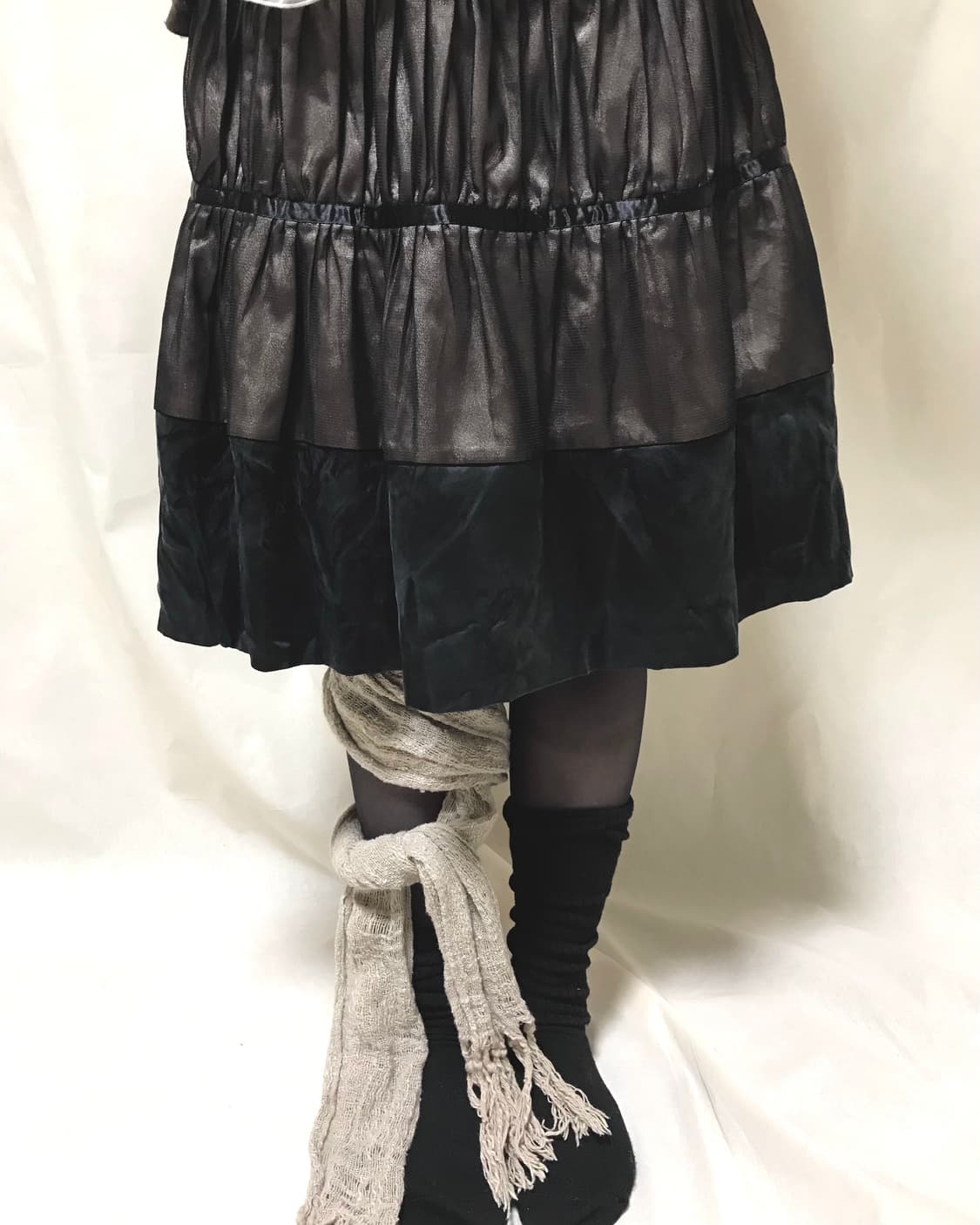 블랙 시어 미디 스커트 상품이미지1