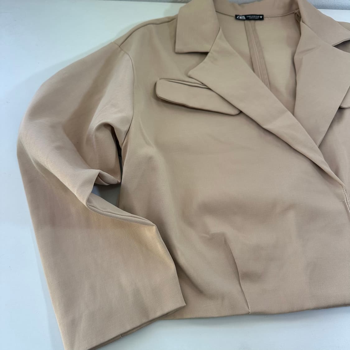 우먼M-L 자라 베이지 오픈카라 크롭자켓 상품이미지2