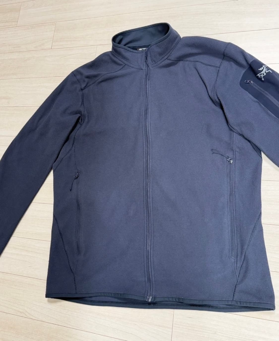 아크테릭스 델타 LT   L 사이즈  블랙사파이어 상태 좋아요  상태 9 상품이미지1