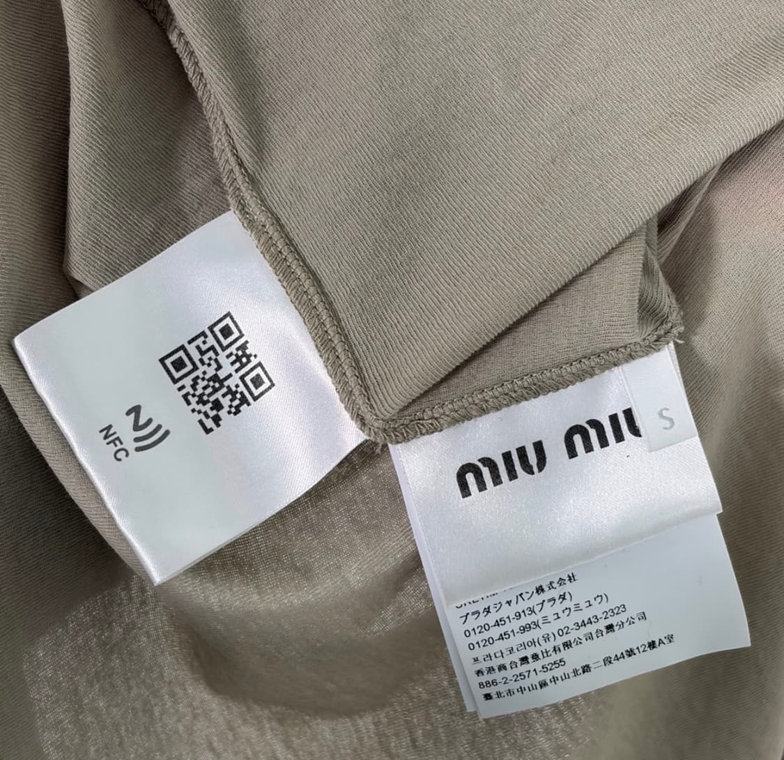 [S] 미우미우 여성 로고 패치 저지 긴팔 롱슬리브 티셔츠 퍼미스 스톤 상품이미지8