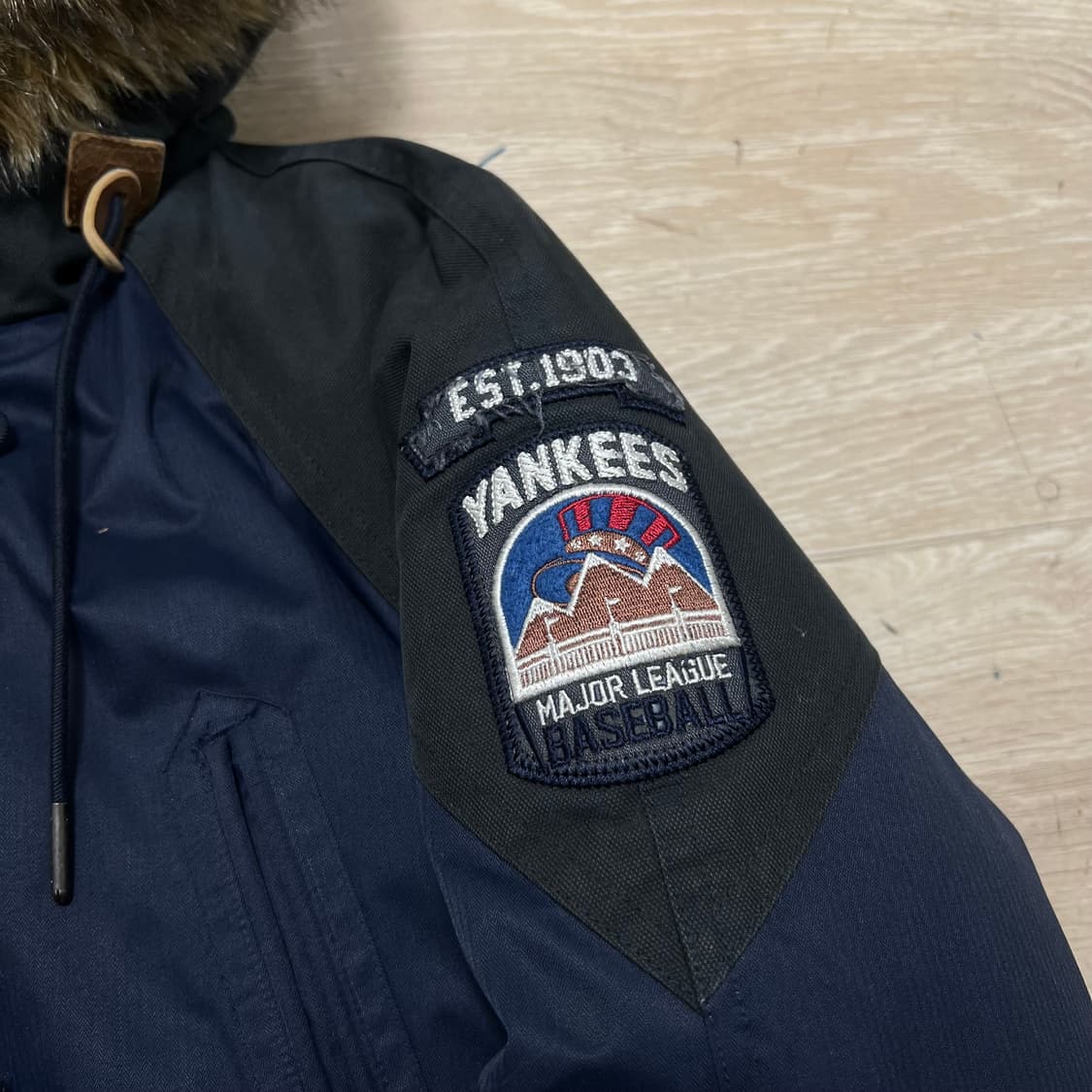 엠엘비 여성 구스다운 와펜 퍼후드 야상패딩 점퍼 [네이비] XS/85 상품이미지4