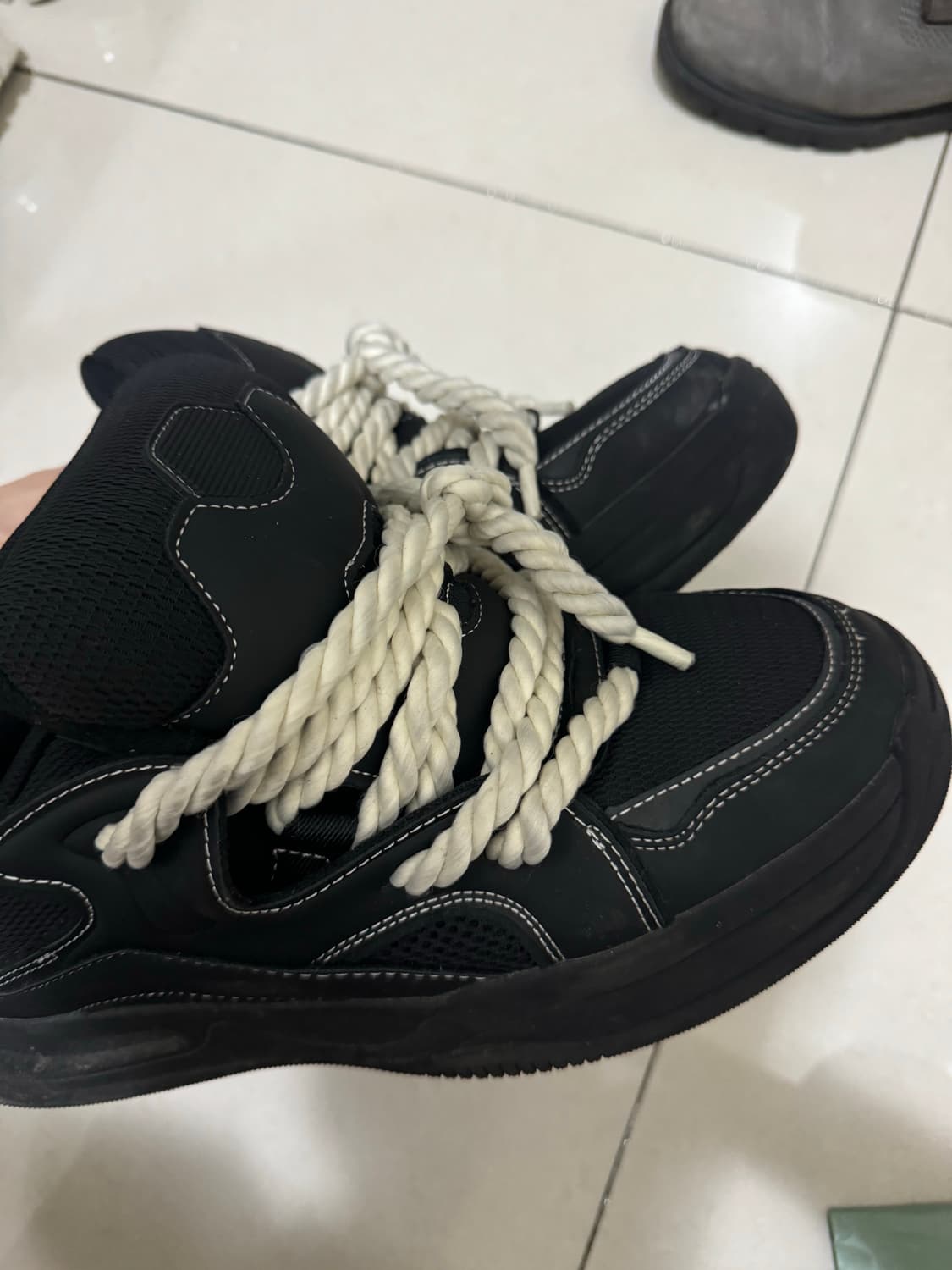 자라 스케이터 슈즈 블랙 색상 상품이미지1