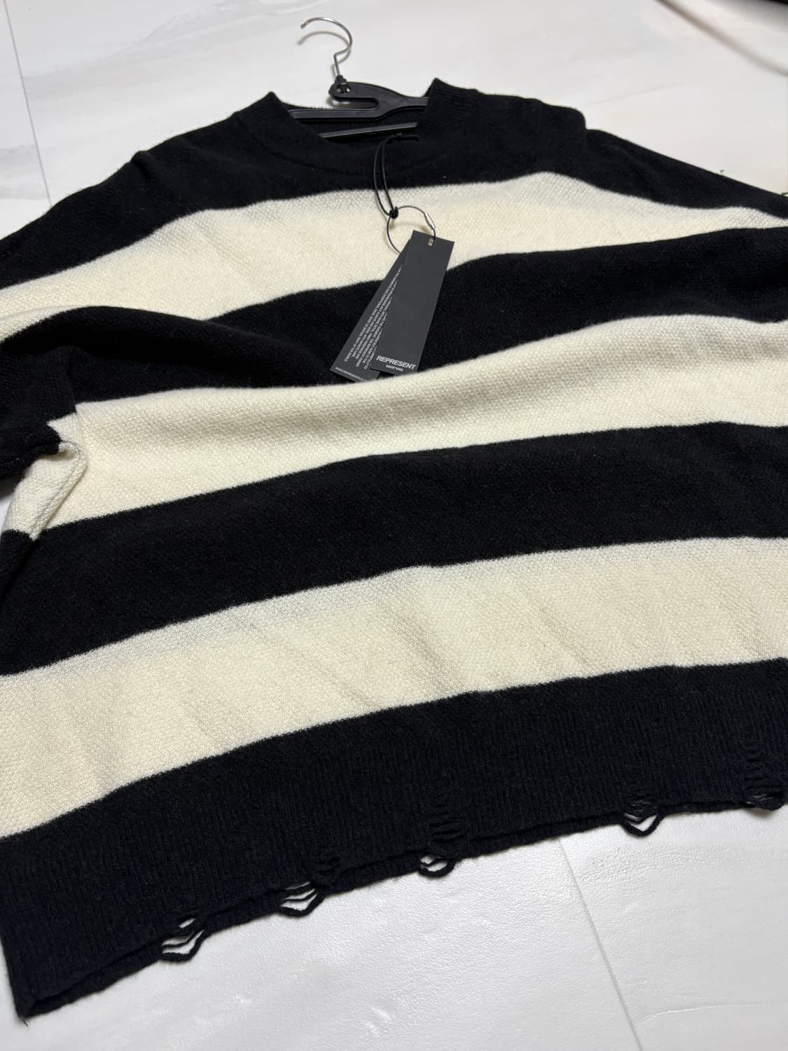 리프레젠트 스트라이프 데미지 니트 상품이미지2