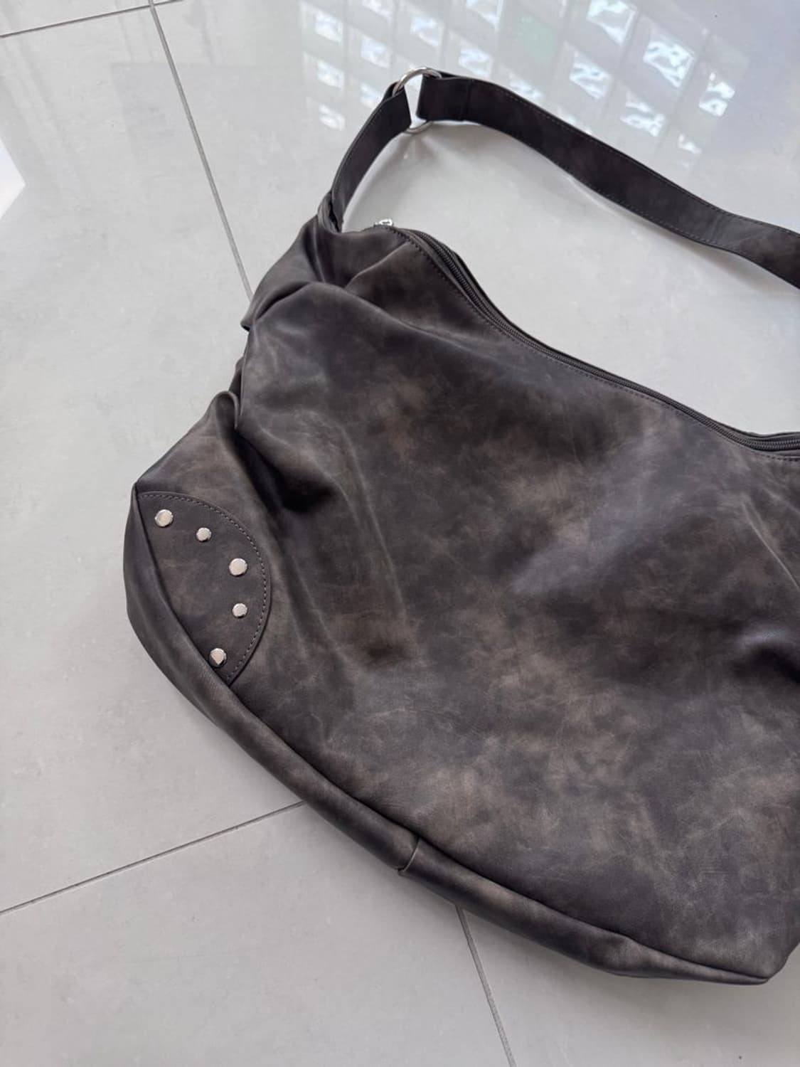 STADS ROUND SHOULDER BAG 스태즈 라운드 숄더백 상품이미지5