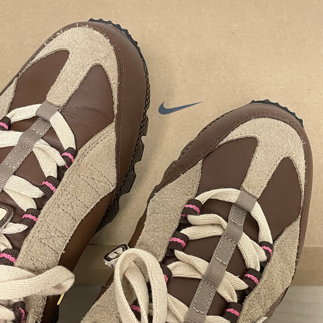 자크뮈스 나이키 에어 휴마라 LX  상품이미지7