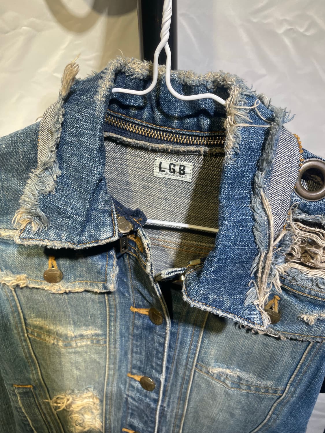 L.G.B MUDWASHED DENIM TRUCKER 상품이미지2