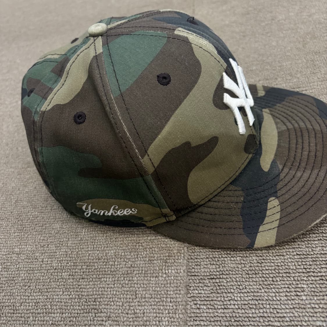 뉴에라 뉴욕양키즈 카모 캡  상품이미지2