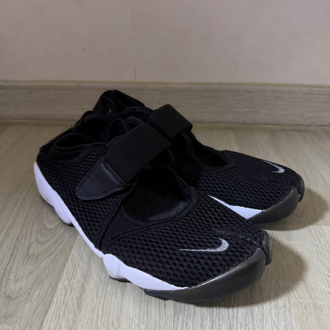 나이키 에어리프트 남성 스니커즈 270 상품이미지2