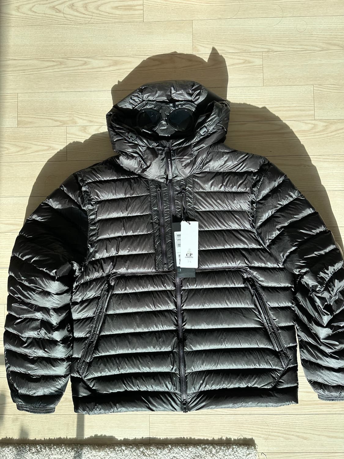 [L]25fw CP컴퍼니 디디쉘 고글 다운 자켓 블랙 상품이미지1