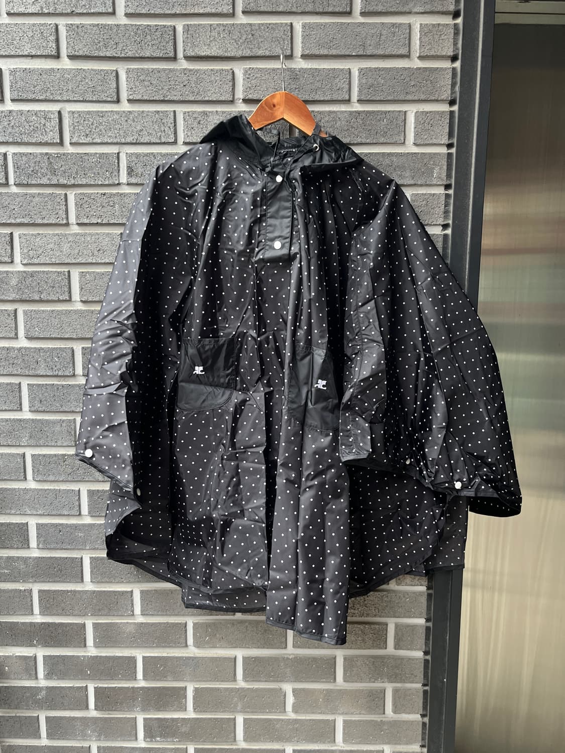 (Deadstock)00s Courreges 꾸레쥬 도트 레인코트 블랙 상품이미지1