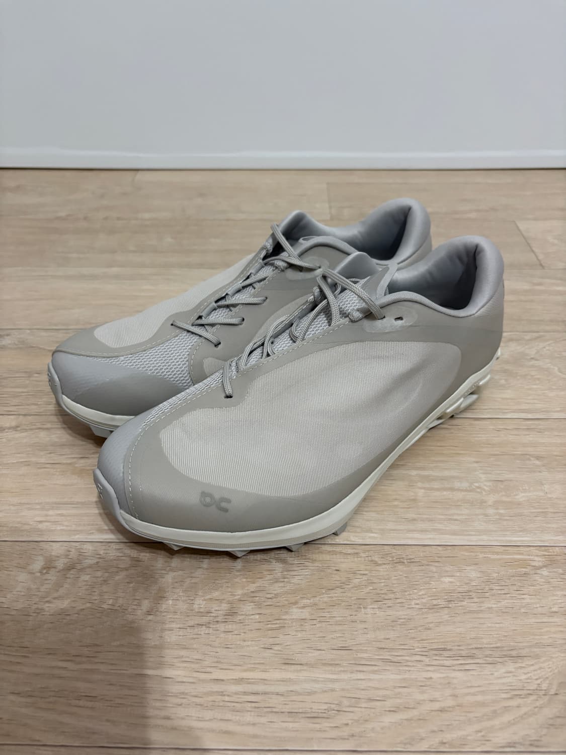 온 러닝 X 파프 / 클라우드벤쳐 피크 아이스 문 / 270 상품이미지2