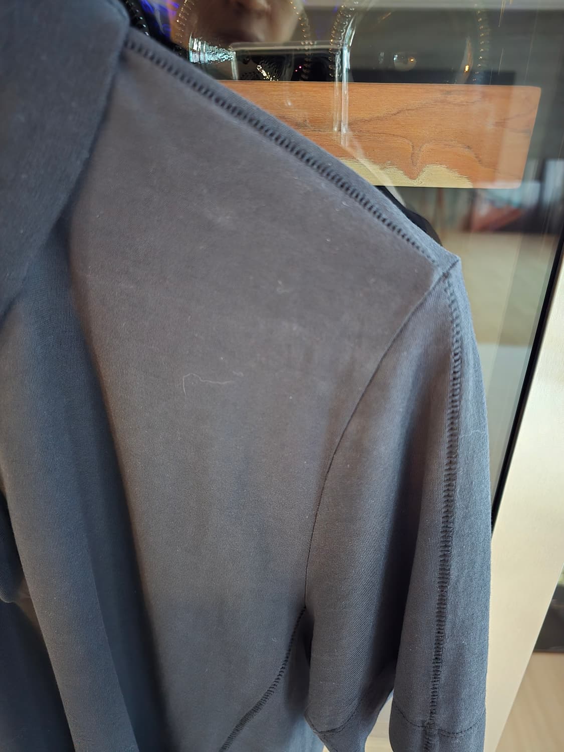 트랜짓 TRANSIT 반팔티셔츠 105사이즈입니다 상품이미지3