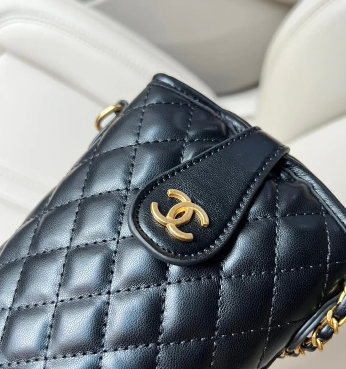 샤넬 뷰티 골드볼 체인 크로스백 상품이미지6